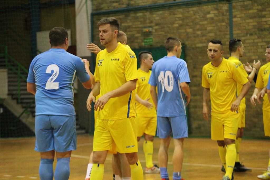 1. LLH: Wysoka wygrana mistrza. Wietrzak Team liderem