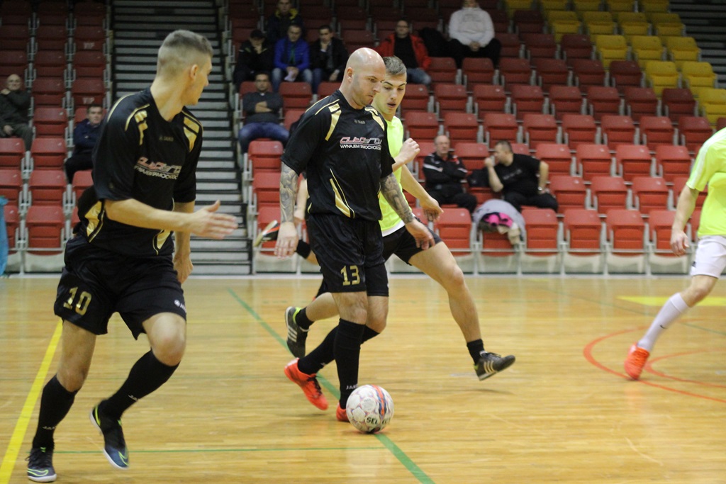 1. LLH: Wysoka wygrana mistrza. Wietrzak Team liderem