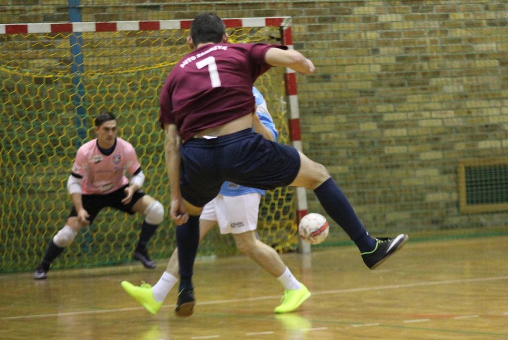 1. LLH: Wysoka wygrana mistrza. Wietrzak Team liderem