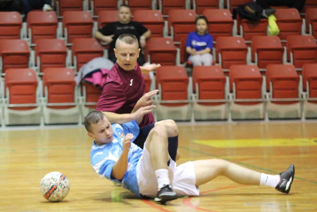 1. LLH: Wysoka wygrana mistrza. Wietrzak Team liderem