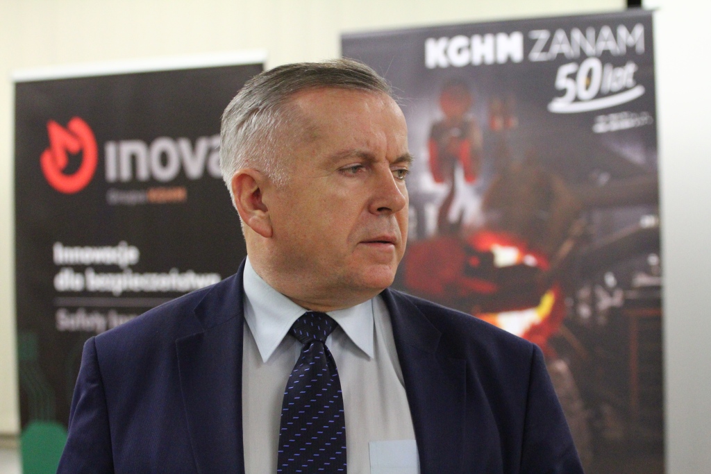 Dwoje legniczan pokonało  arcymistrza w symultanie