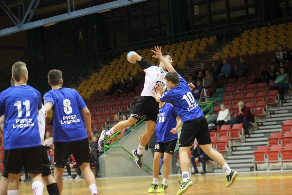Juniorskie derby szczypiornistów dla Siódemki Miedź Legnica