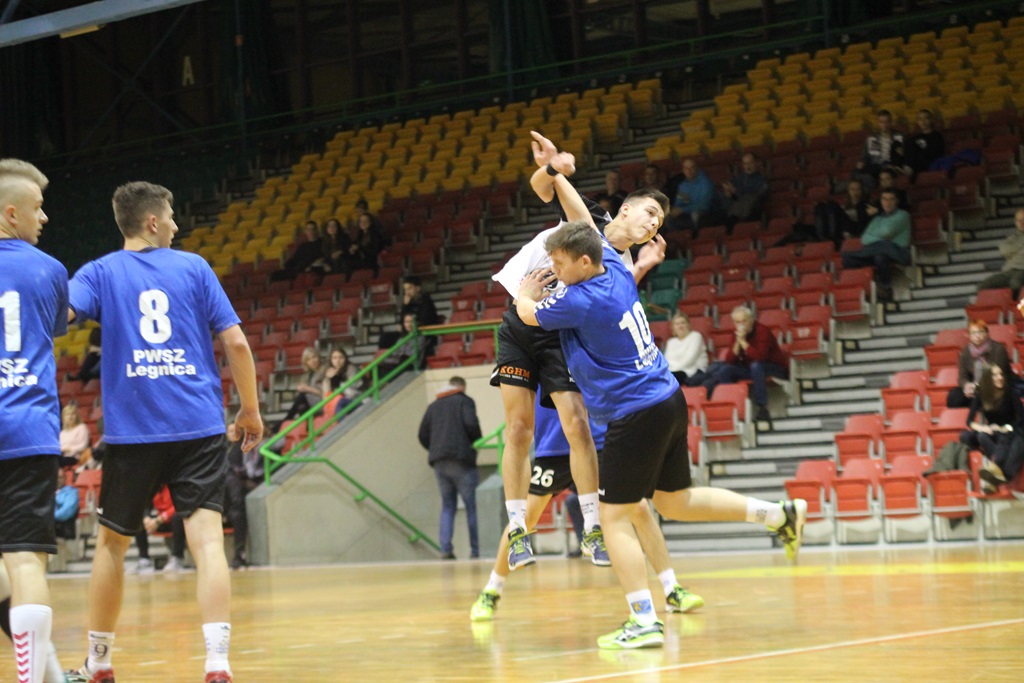 Juniorskie derby szczypiornistów dla Siódemki Miedź Legnica
