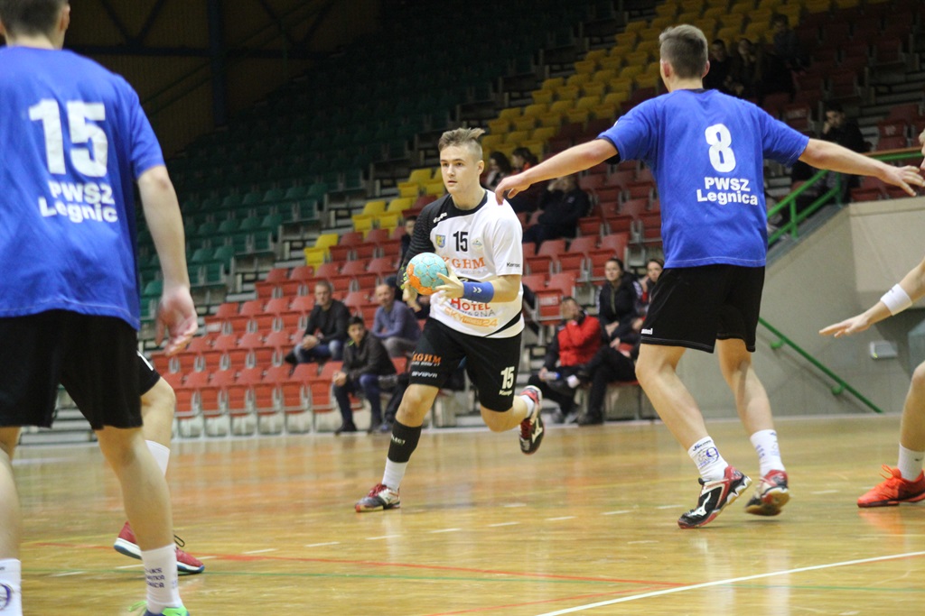 Juniorskie derby szczypiornistów dla Siódemki Miedź Legnica