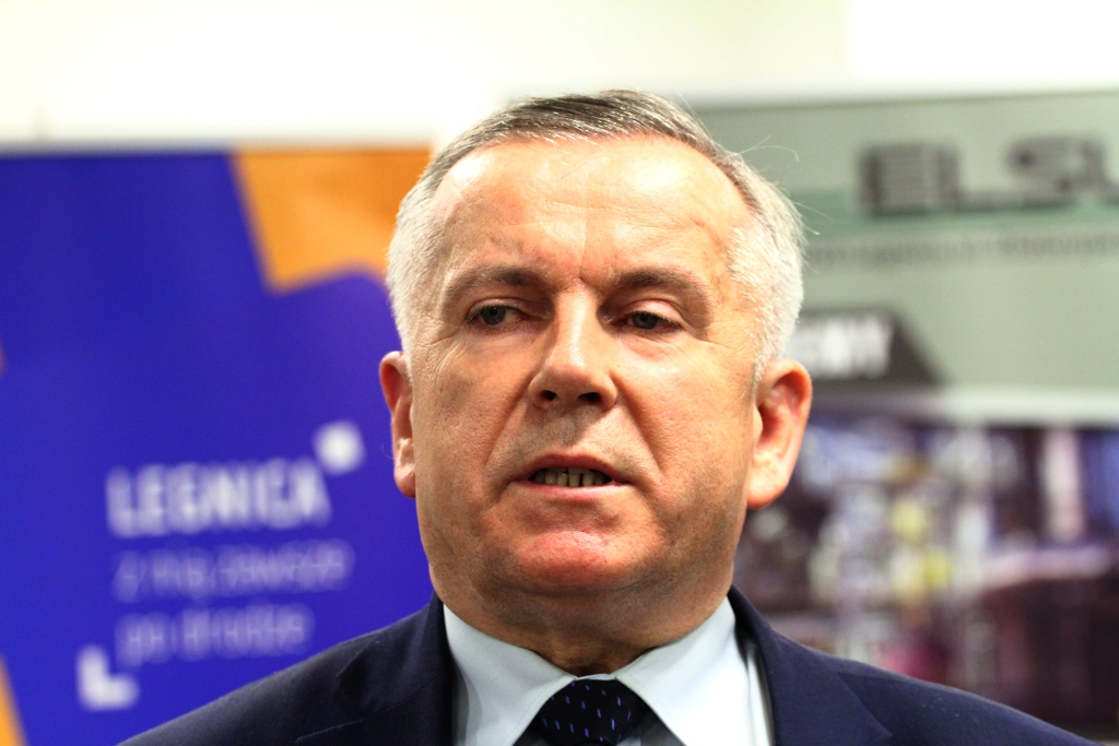 Czarnota z pucharem wojewody. Szachista Miedzi na 2. miejscu