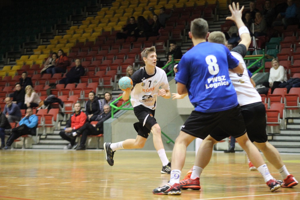 Juniorskie derby szczypiornistów dla Siódemki Miedź Legnica