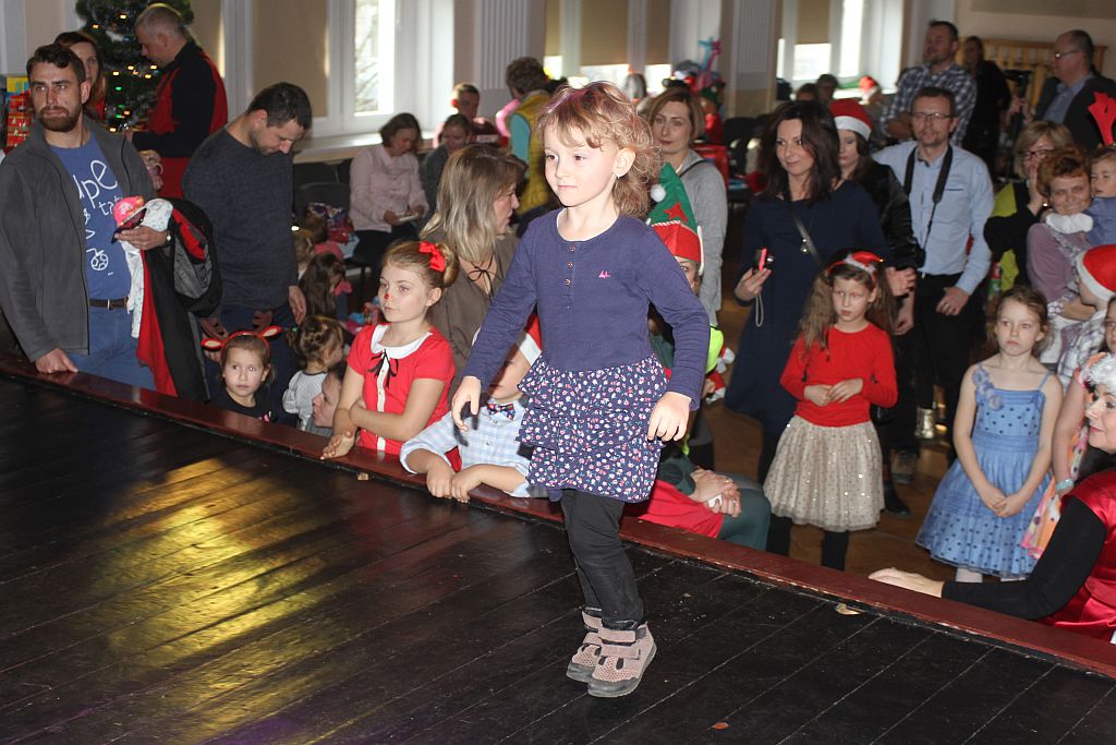 W MCK odbyła się zabawa mikołajkowa dla małych legniczan