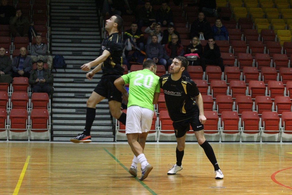 1. LLH: Zwycięstwa Auto-Elektryka, Cuprum i Futbol.Legnica.pl
