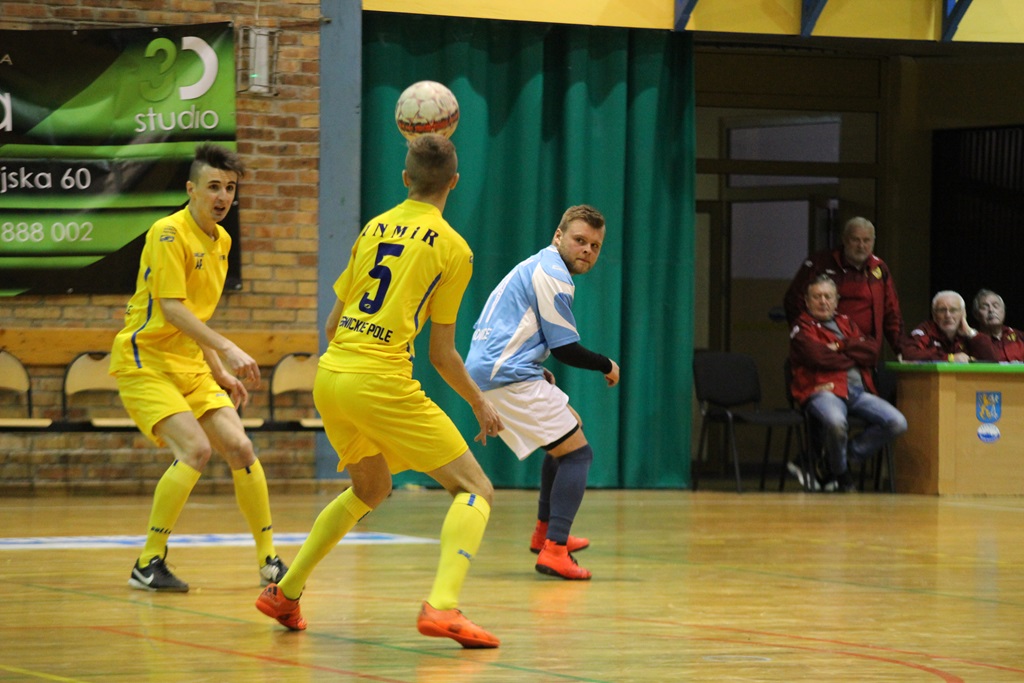 1. LLH: Zwycięstwa Auto-Elektryka, Cuprum i Futbol.Legnica.pl
