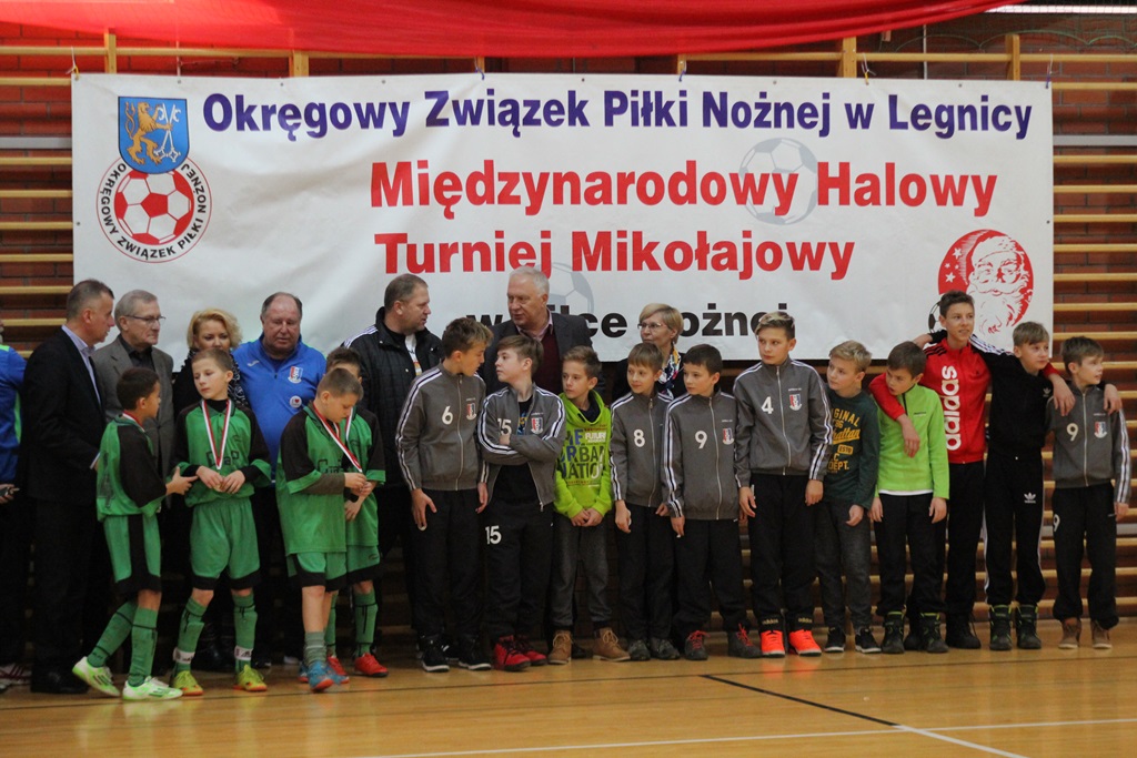 KS Polkowice najlepszy w halowym turnieju Mikołajkowym