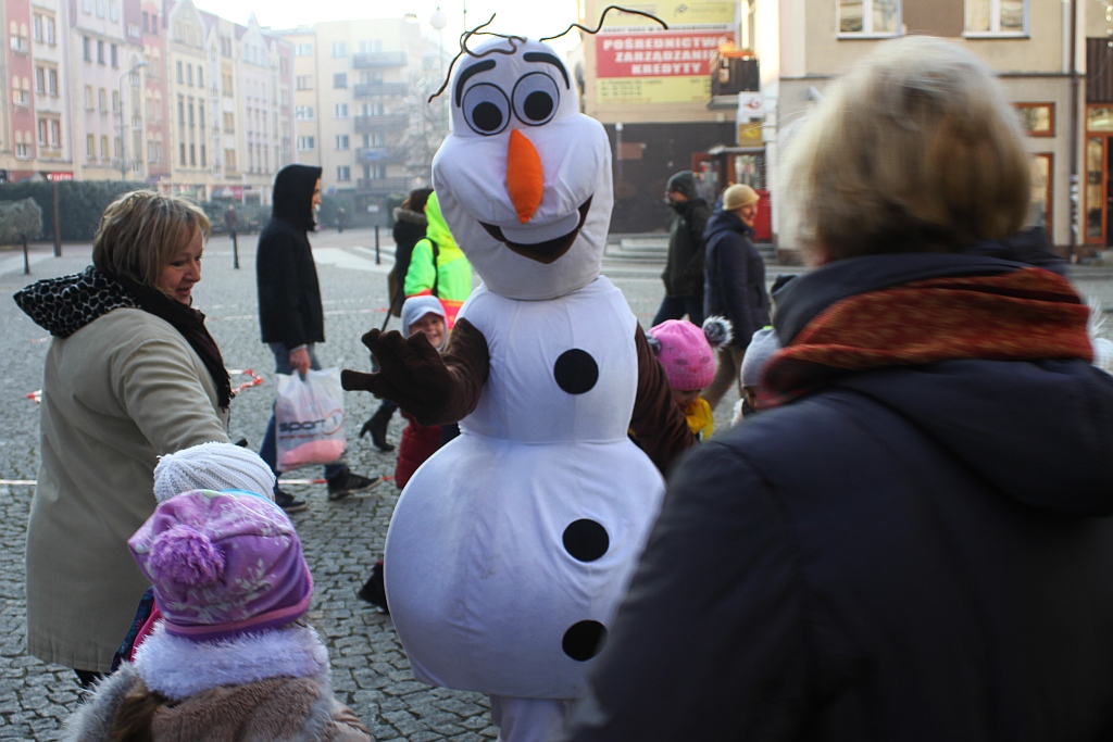 Legnickie przedszkolaki otrzymały kamizelki odblaskowe