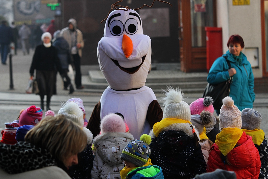 Legnickie przedszkolaki otrzymały kamizelki odblaskowe