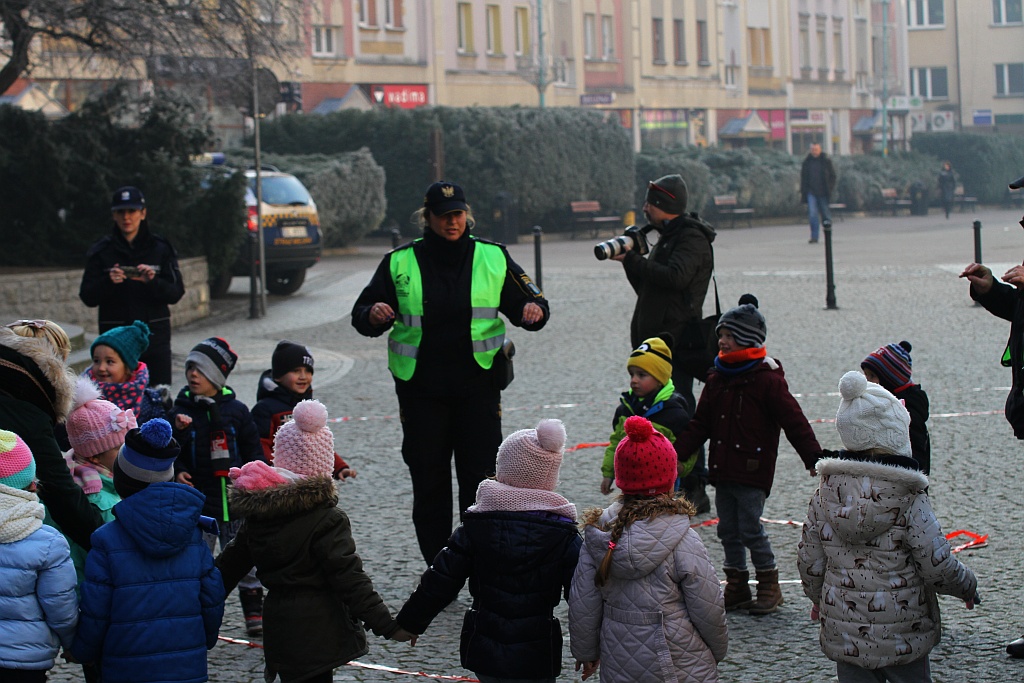 Legnickie przedszkolaki otrzymały kamizelki odblaskowe