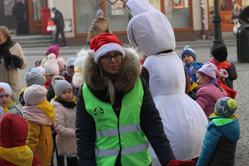Legnickie przedszkolaki otrzymały kamizelki odblaskowe