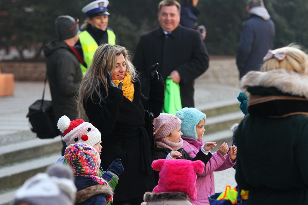 Legnickie przedszkolaki otrzymały kamizelki odblaskowe