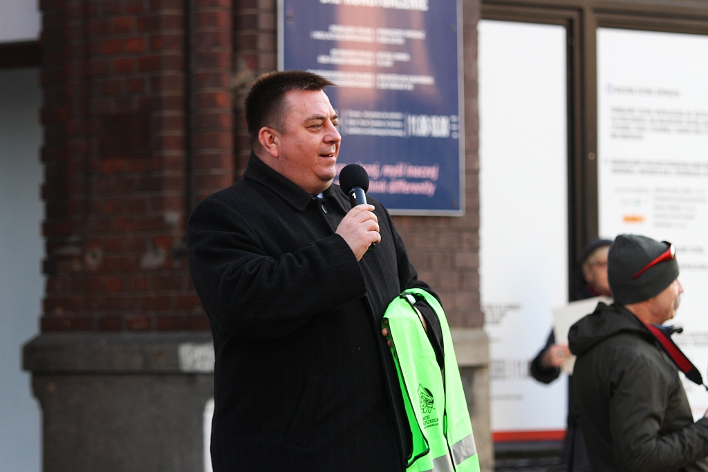 Legnickie przedszkolaki otrzymały kamizelki odblaskowe