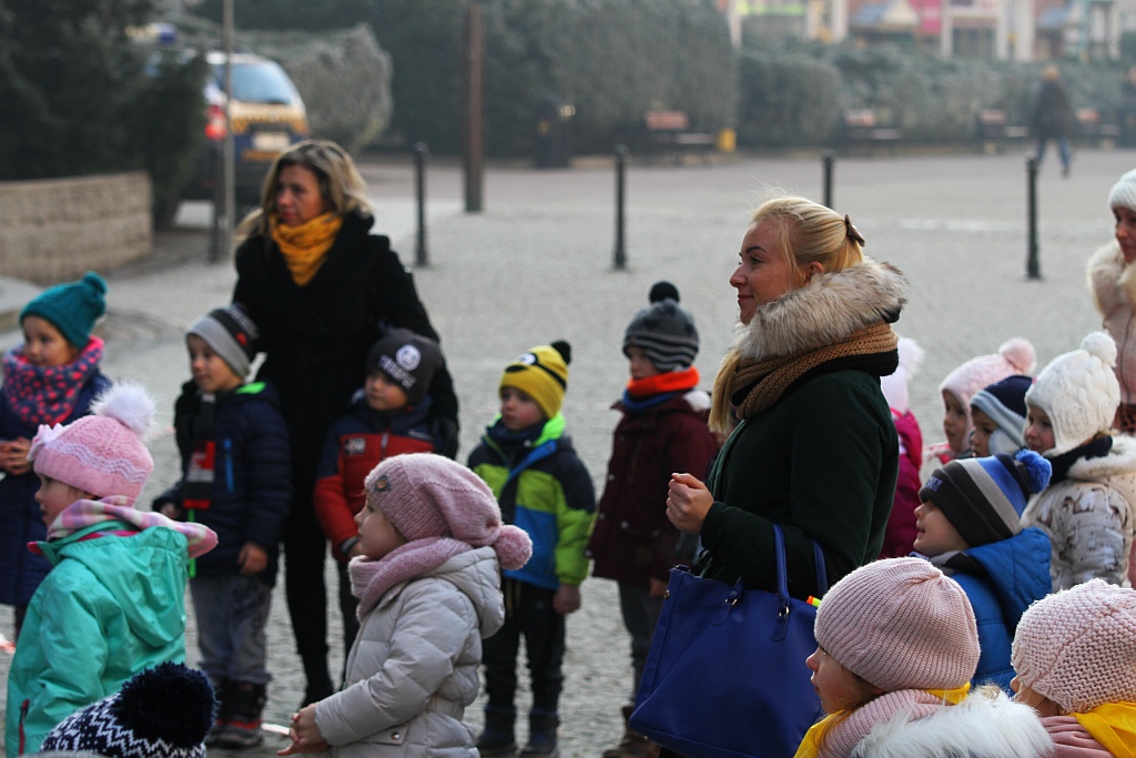 Legnickie przedszkolaki otrzymały kamizelki odblaskowe