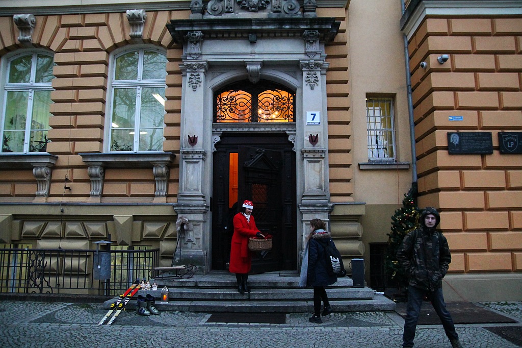 Święty Mikołaj w I Liceum i Gimnazjum TWP w Legnicy