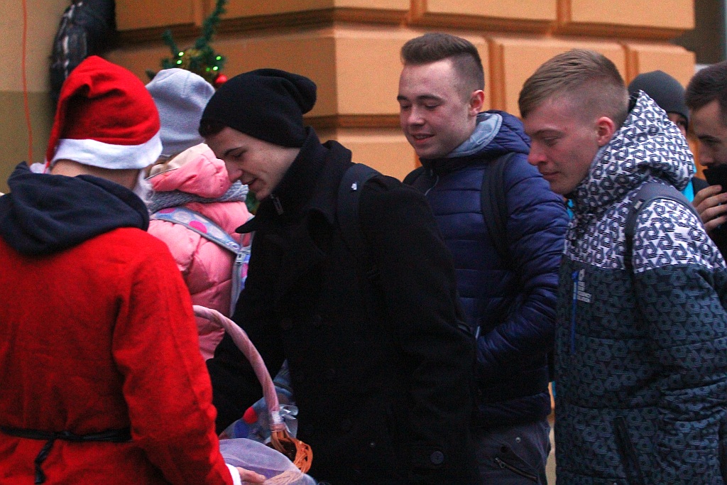 Święty Mikołaj w I Liceum i Gimnazjum TWP w Legnicy