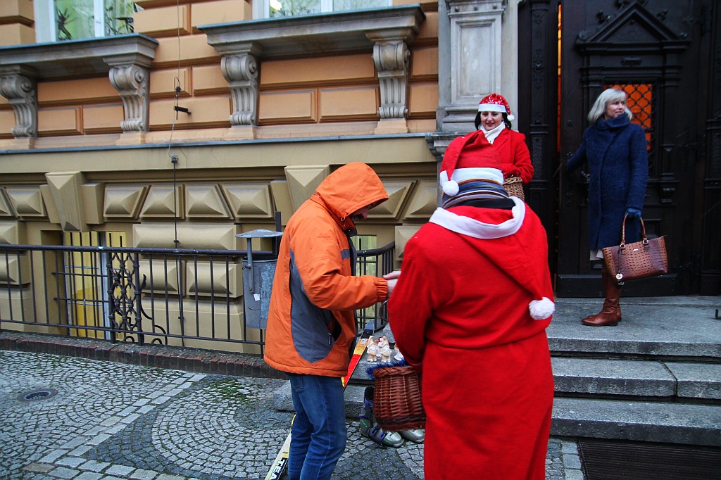 Święty Mikołaj w I Liceum i Gimnazjum TWP w Legnicy