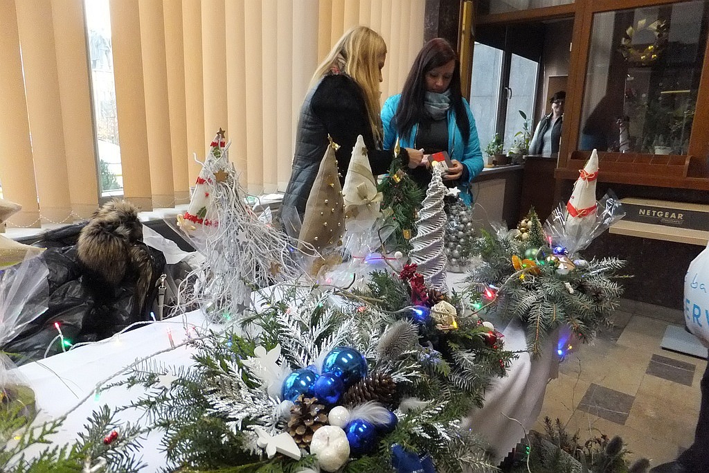 Kiermasz dekoracji świątecznych odbywa się w starostwie