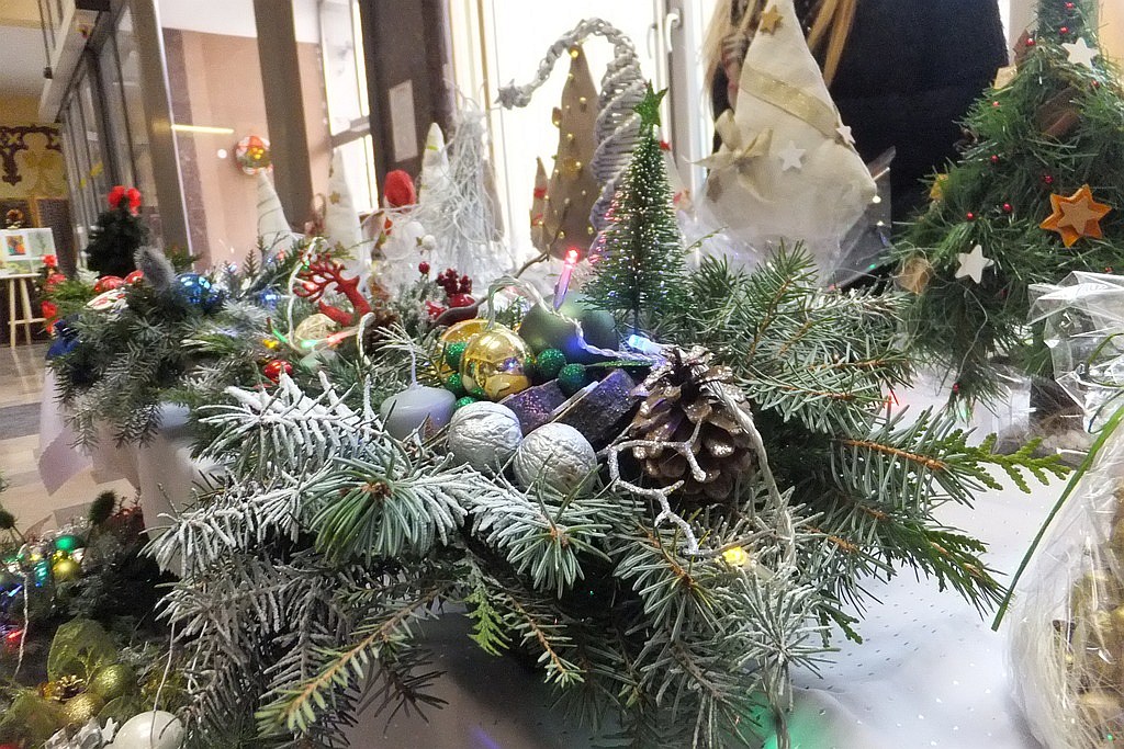 Kiermasz dekoracji świątecznych odbywa się w starostwie