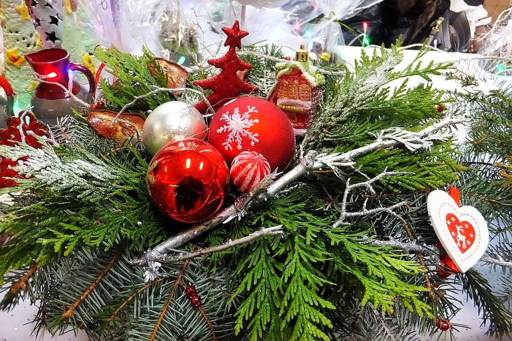 Kiermasz dekoracji świątecznych odbywa się w starostwie