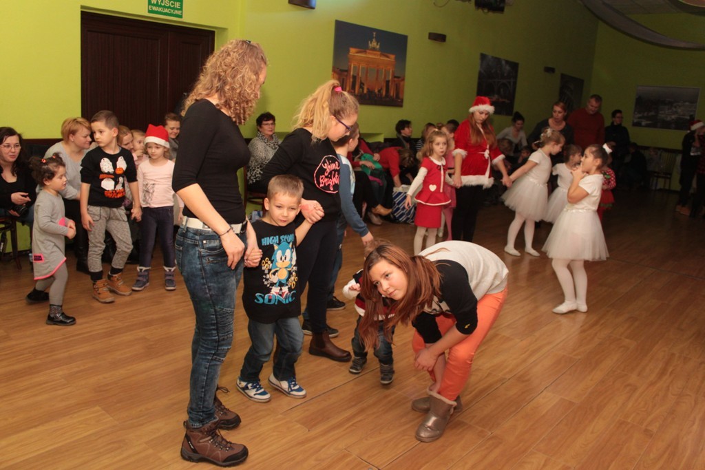 Dzieci z Kunic otrzymały prezenty od Świętego Mikołaja