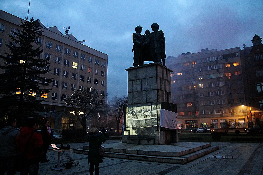 Garstka narodowców manifestowała w 35. rocznicę stanu wojennego