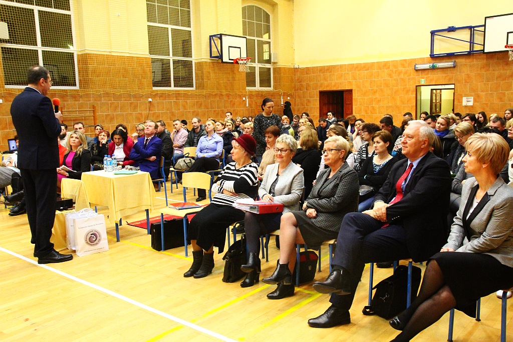 Kurator spotkał się z rodzicami i nauczycielami w Gimnazjum nr 5