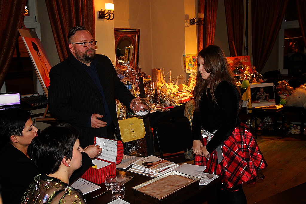 Doroczna aukcja charytatywna „Zostań naszym Mikołajem”