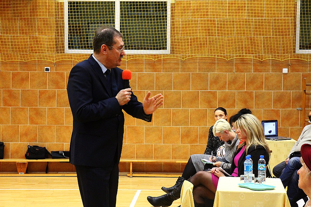 Kurator spotkał się z rodzicami i nauczycielami w Gimnazjum nr 5