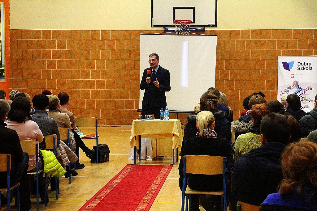 Kurator spotkał się z rodzicami i nauczycielami w Gimnazjum nr 5