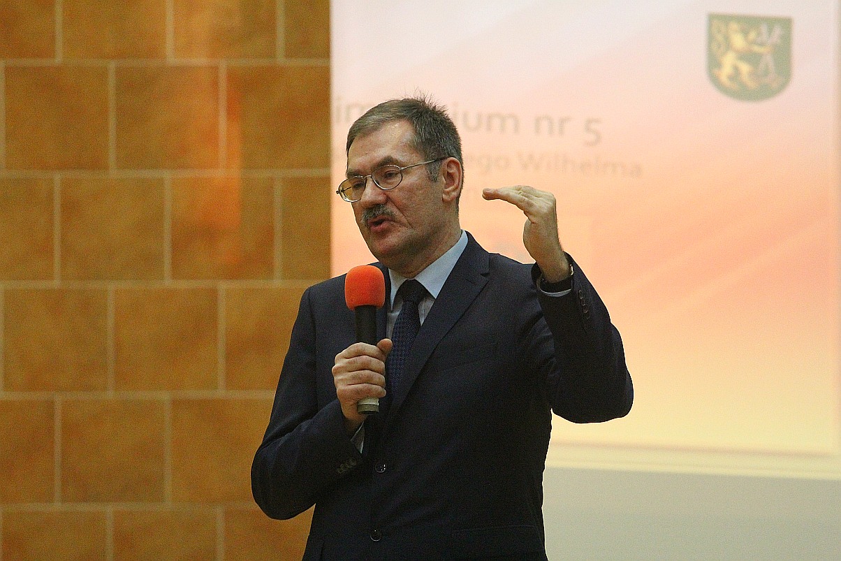 Kurator spotkał się z rodzicami i nauczycielami w Gimnazjum nr 5