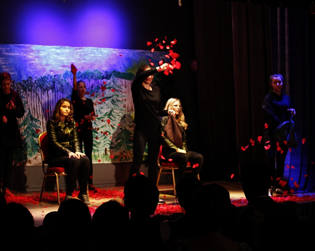 W Siedliskach odbyła się premiera bajki „Babcia wie najlepiej”