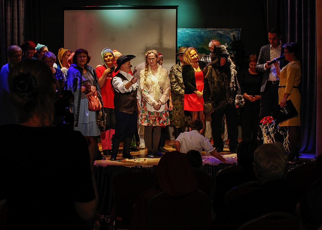 W Siedliskach odbyła się premiera bajki „Babcia wie najlepiej”