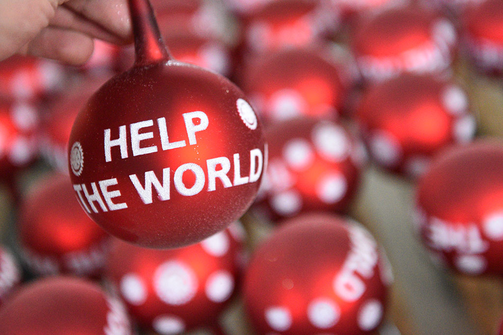 Świąteczny czar zaklęty w bombkach. Zobaczcie jak powstają