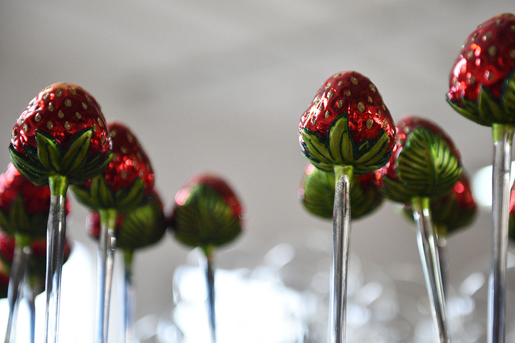 Świąteczny czar zaklęty w bombkach. Zobaczcie jak powstają