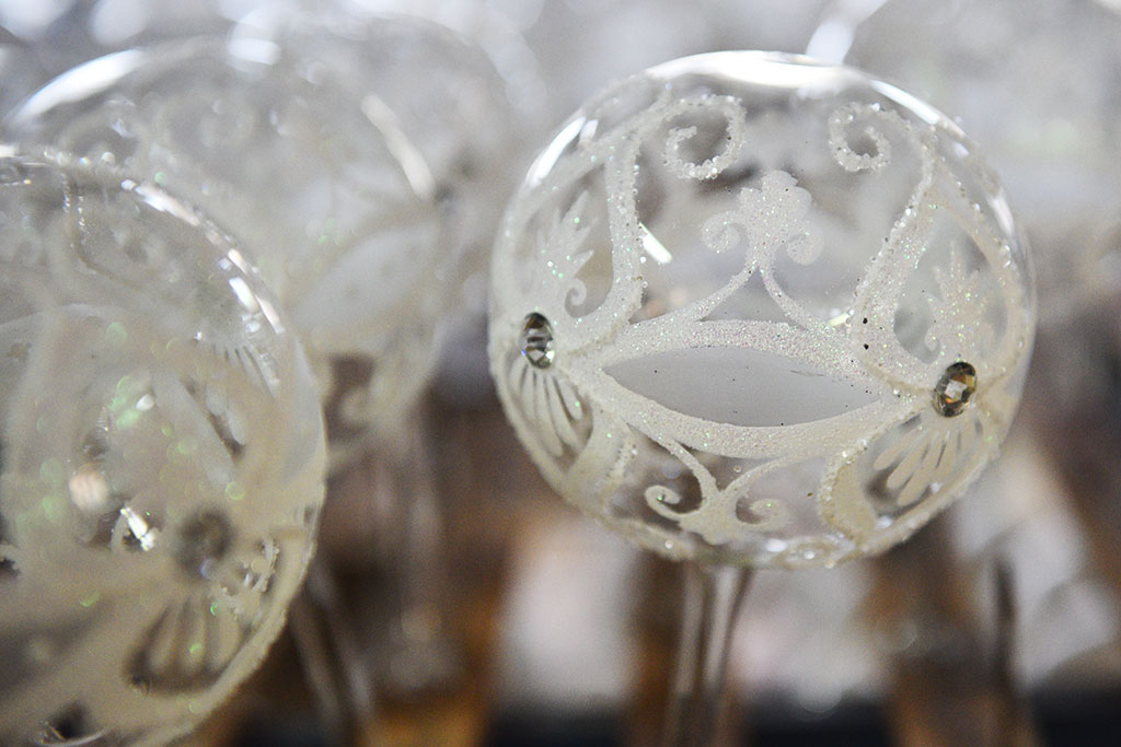 Świąteczny czar zaklęty w bombkach. Zobaczcie jak powstają