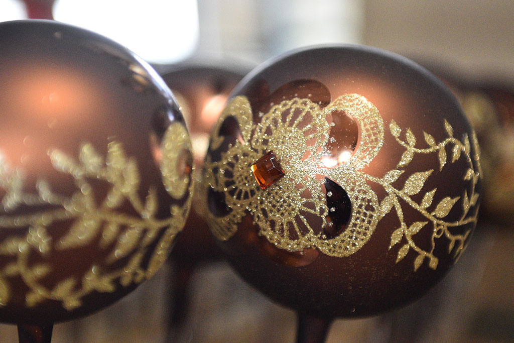 Świąteczny czar zaklęty w bombkach. Zobaczcie jak powstają