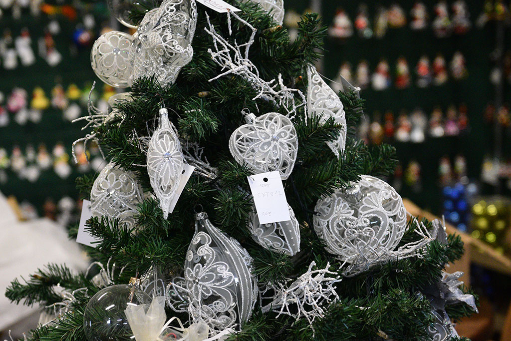 Świąteczny czar zaklęty w bombkach. Zobaczcie jak powstają