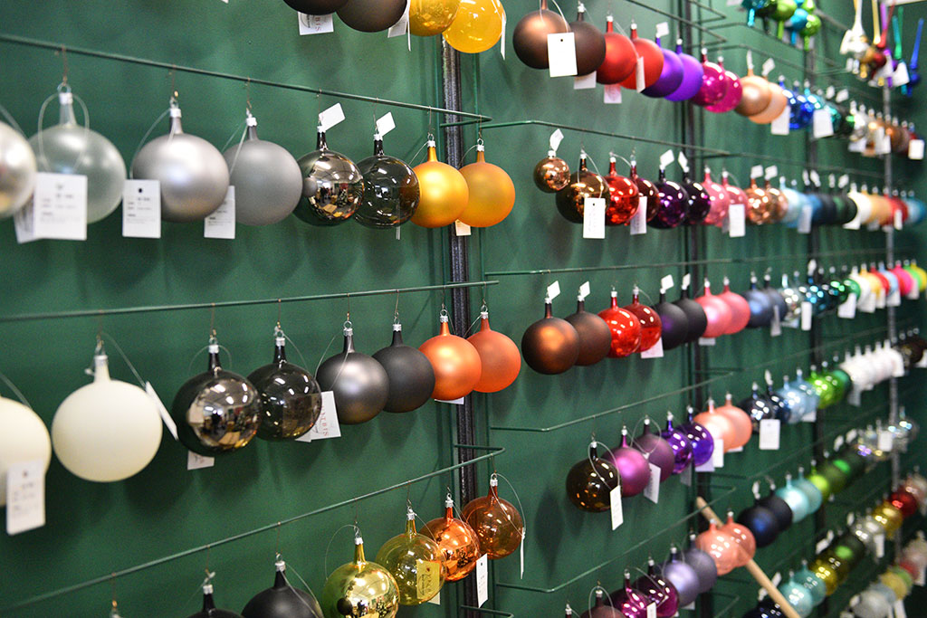 Świąteczny czar zaklęty w bombkach. Zobaczcie jak powstają