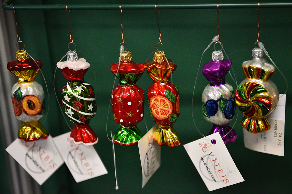 Świąteczny czar zaklęty w bombkach. Zobaczcie jak powstają