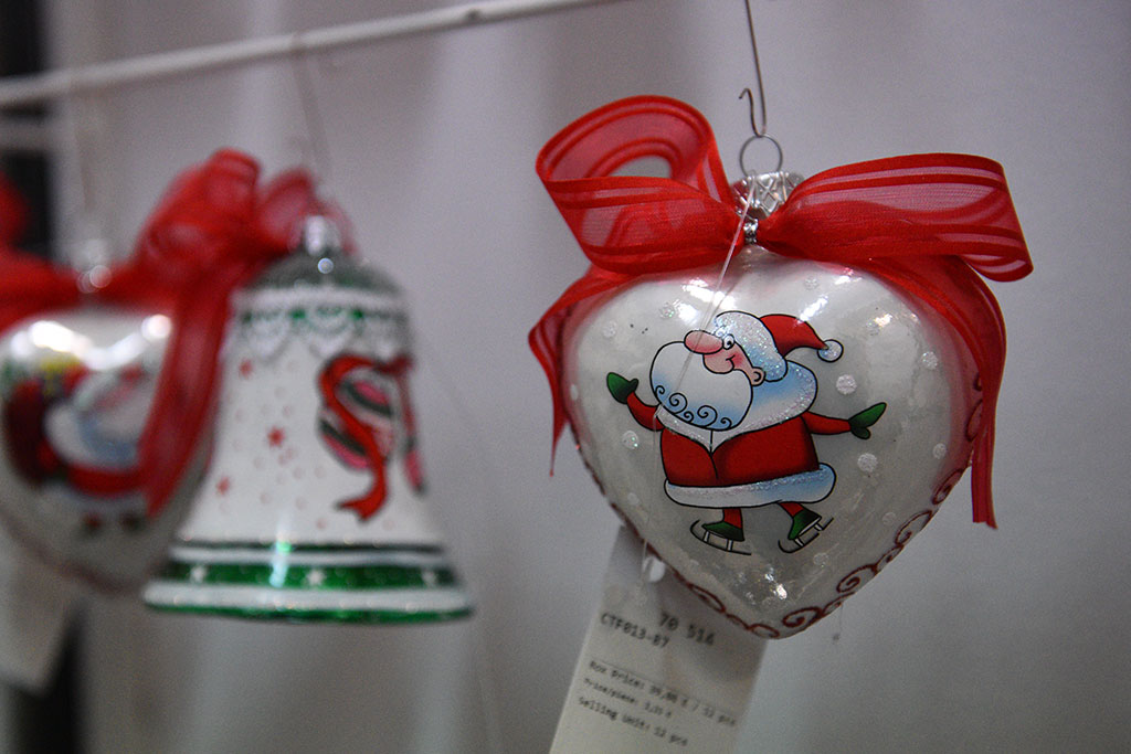 Świąteczny czar zaklęty w bombkach. Zobaczcie jak powstają