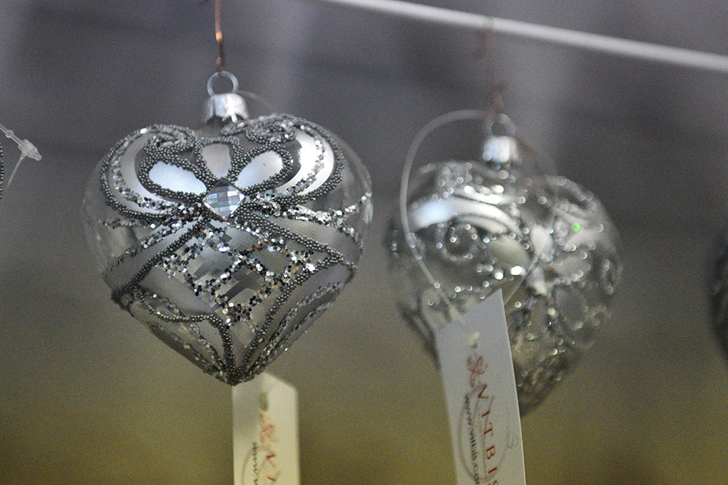 Świąteczny czar zaklęty w bombkach. Zobaczcie jak powstają