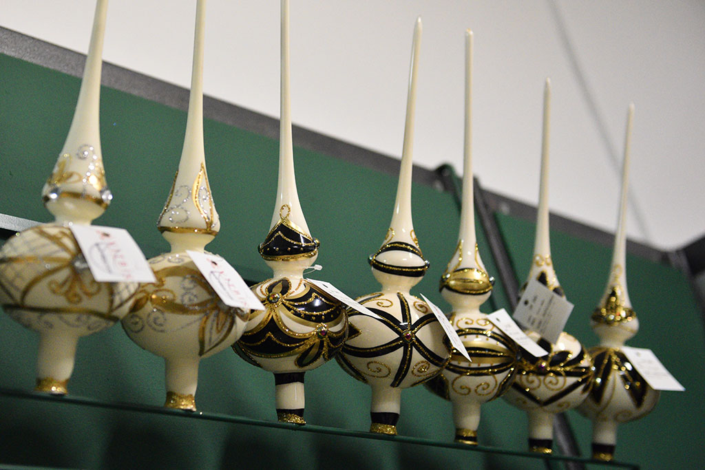 Świąteczny czar zaklęty w bombkach. Zobaczcie jak powstają