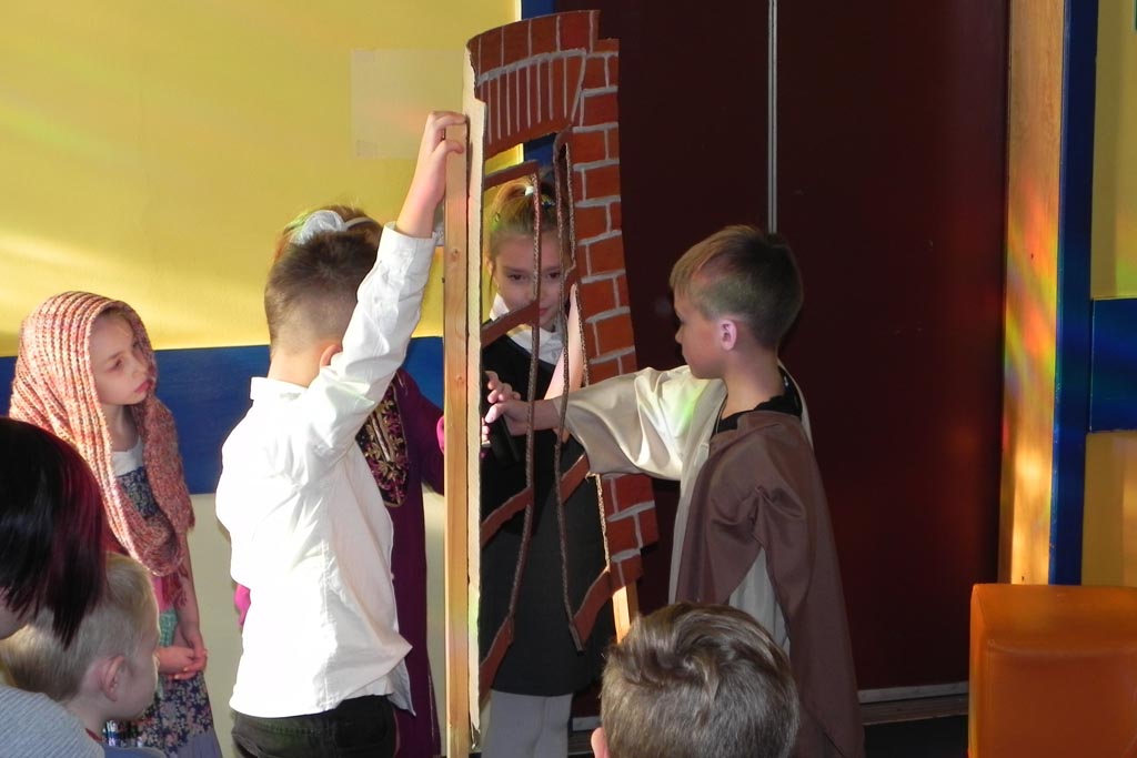 Uczniowie ze Szkoły Podstawowej nr 19 kolędowali w szpitalu