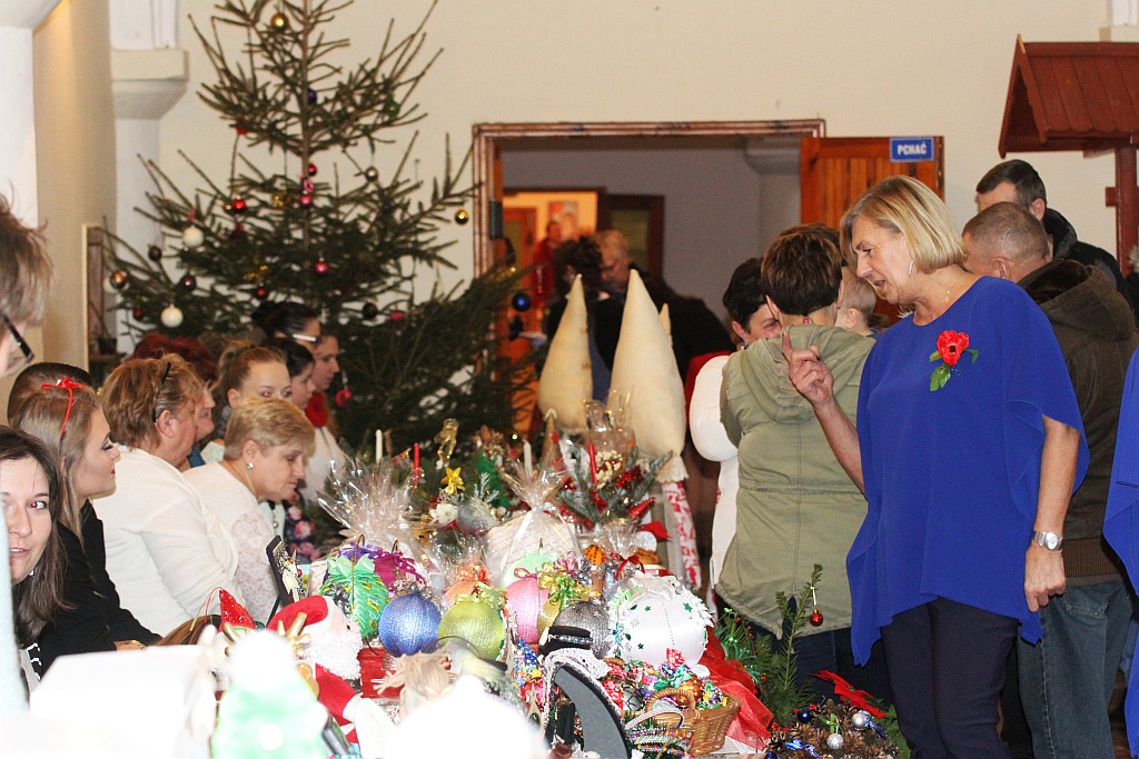 W Piotrowicach odbył się IV Jarmark Bożonarodzeniowy