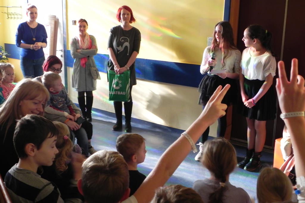 Uczniowie ze Szkoły Podstawowej nr 19 kolędowali w szpitalu