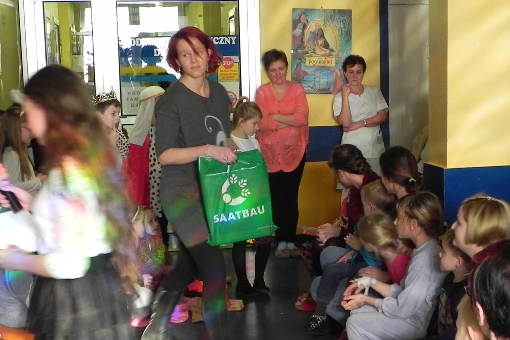 Uczniowie ze Szkoły Podstawowej nr 19 kolędowali w szpitalu